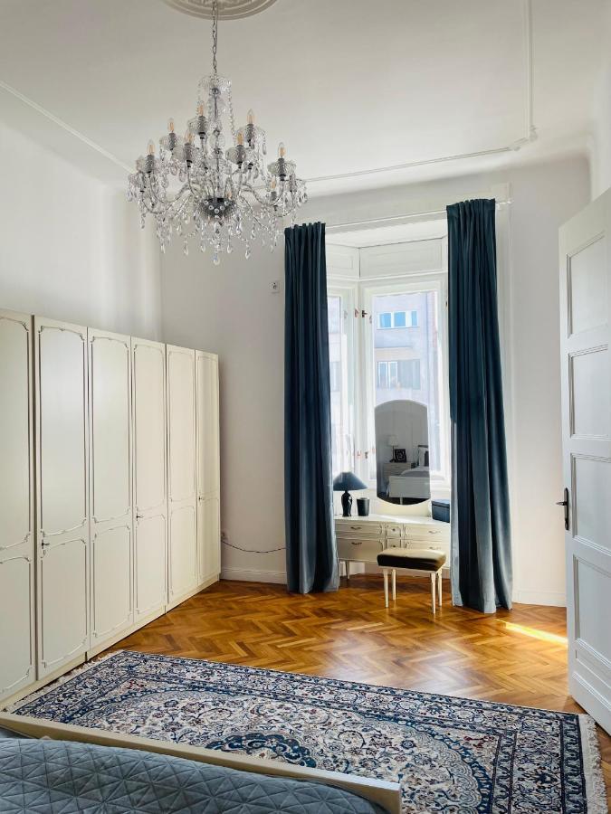 Littleparis Leilighet Cluj-Napoca Eksteriør bilde