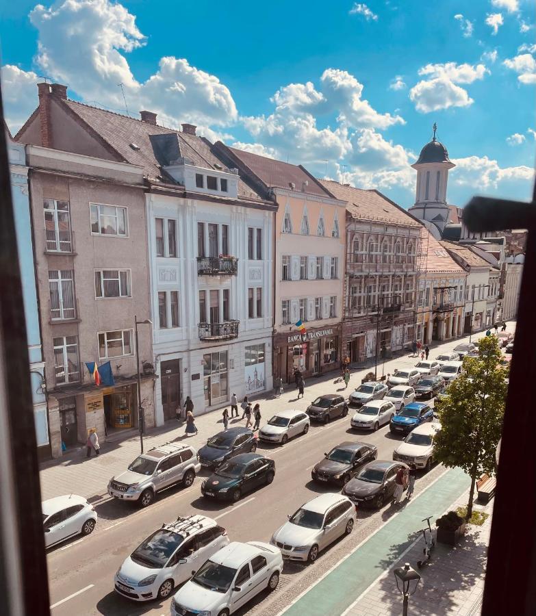 Littleparis Leilighet Cluj-Napoca Eksteriør bilde