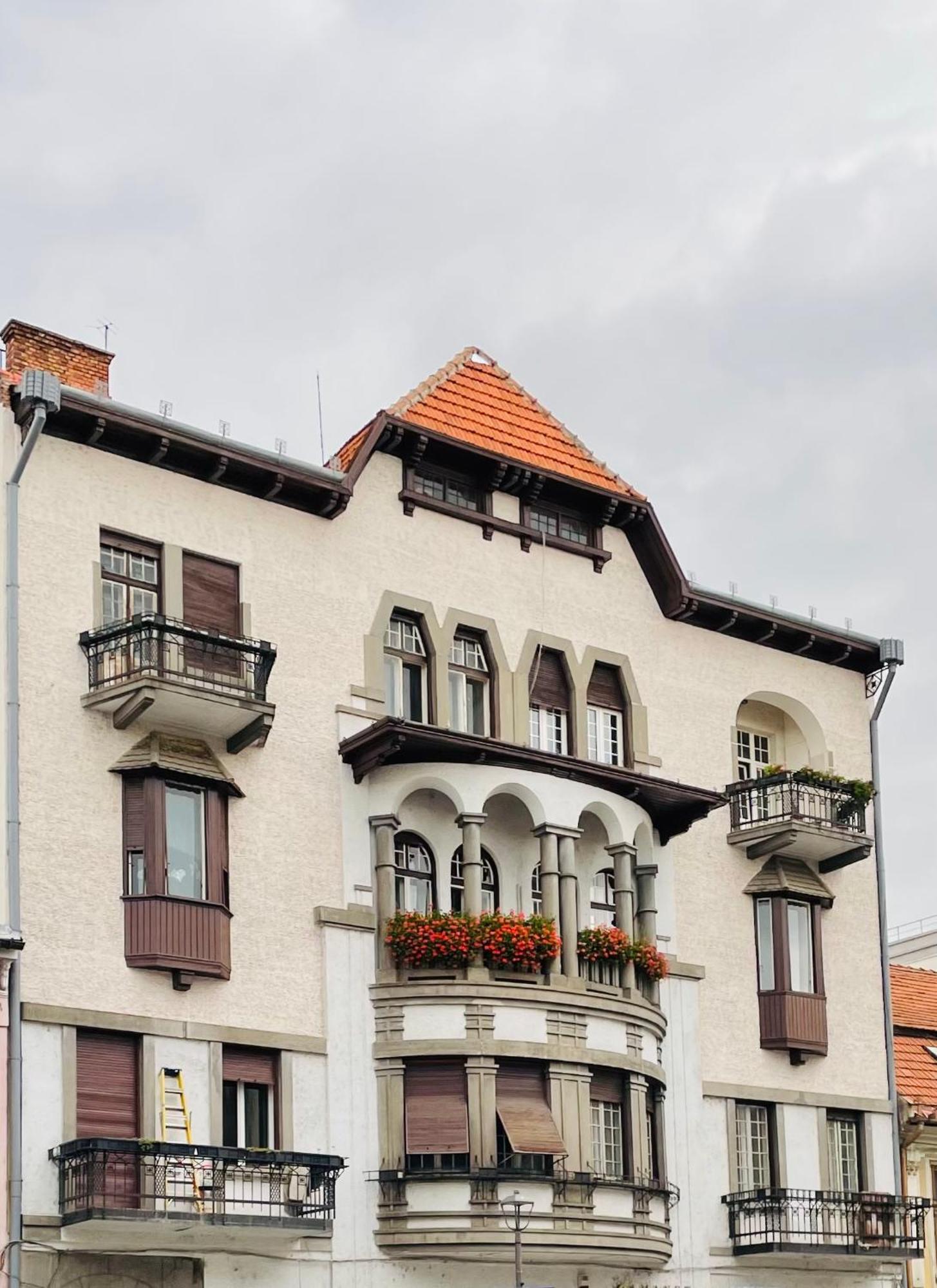 Littleparis Leilighet Cluj-Napoca Eksteriør bilde
