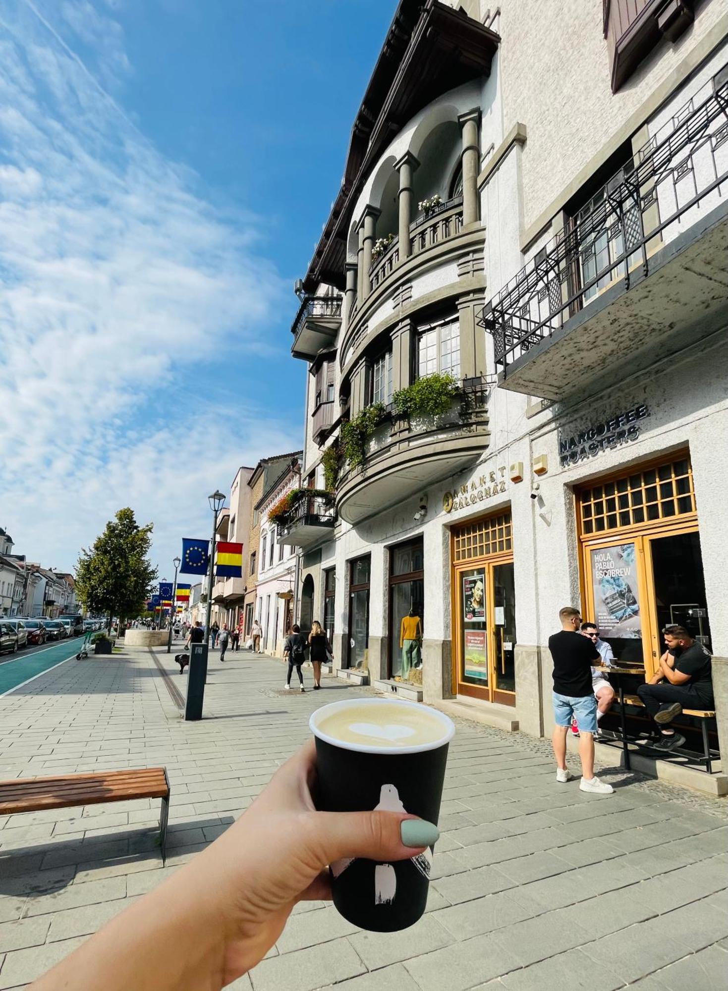 Littleparis Leilighet Cluj-Napoca Eksteriør bilde